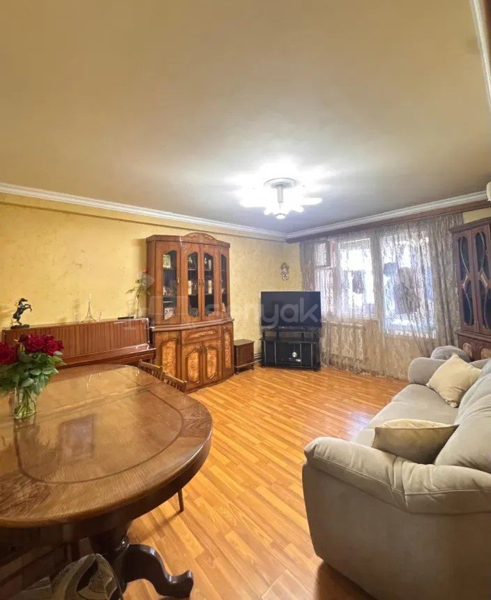 3 Սենյականոց Բնակարան, 68քմ, 10/12 հարկ, Նորմալ Վիճակում