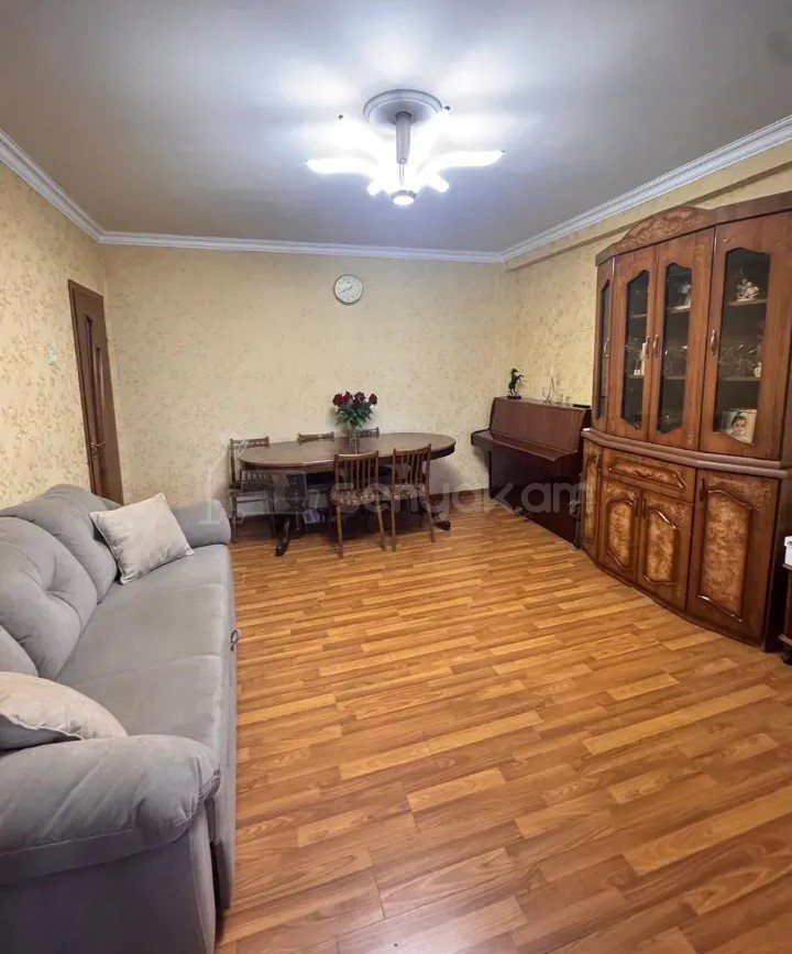 3 Սենյականոց Բնակարան, 68քմ, 10/12 հարկ, Նորմալ Վիճակում