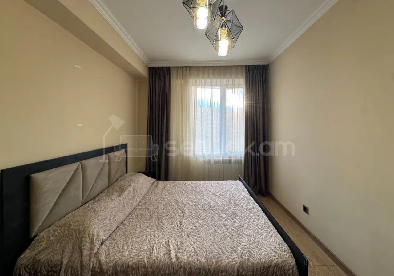 3 Սենյականոց Բնակարան Քարե Շենքում, 110քմ, 7/16 հարկ, Դիզայներական Վերանորոգված, Կահավորված, Արևկող