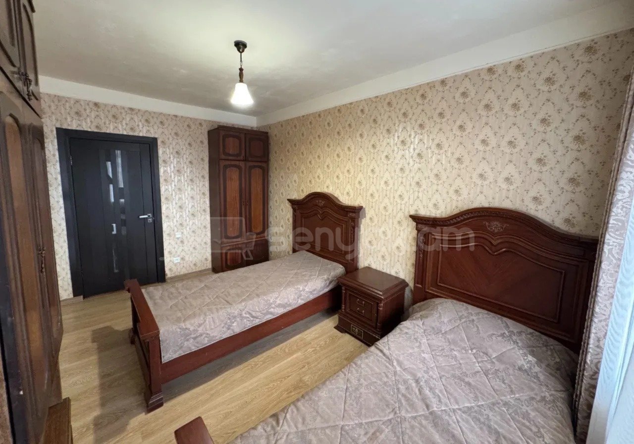 3 Սենյականոց Բնակարան Քարե Շենքում, 110քմ, 7/16 հարկ, Դիզայներական Վերանորոգված, Կահավորված, Արևկող