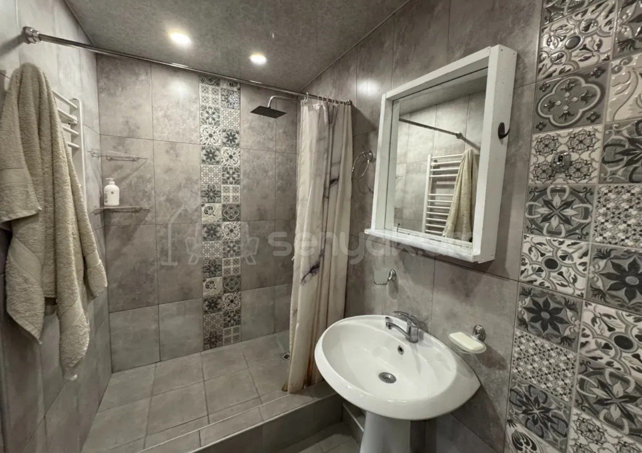 3 Սենյականոց Բնակարան Քարե Շենքում, 110քմ, 7/16 հարկ, Դիզայներական Վերանորոգված, Կահավորված, Արևկող