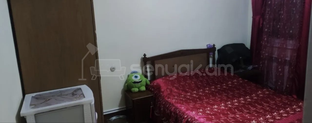 3 Սենյականոց Բնակարան Քարե Շենքում, 62քմ, 2/2 հարկ, Նորմալ Վիճակում, Կահավորված