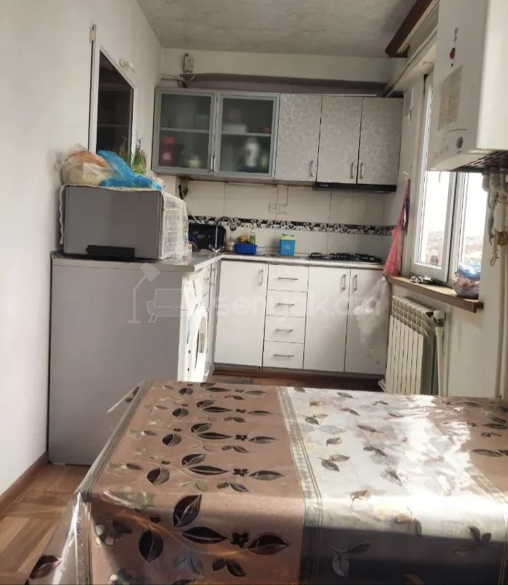 2 Սենյականոց Բնակարան, 50քմ, 4/9 հարկ, Նորմալ Վիճակում, Կահավորված, Արևկող