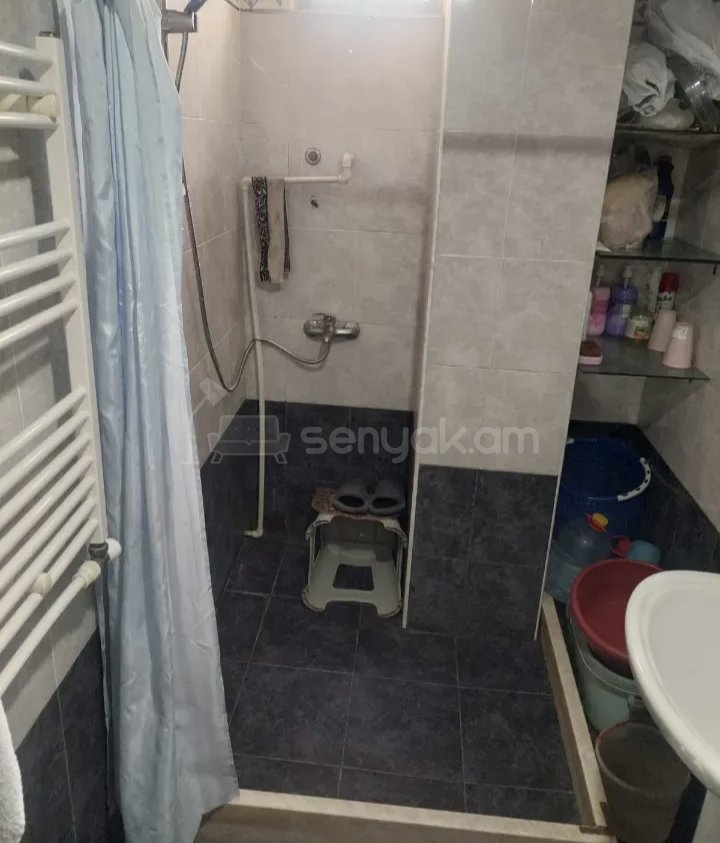 2 Սենյականոց Բնակարան, 50քմ, 4/9 հարկ, Նորմալ Վիճակում, Կահավորված, Արևկող