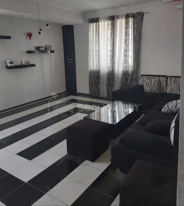 3 Սենյականոց Բնակարան Քարե Շենքում, 78քմ, 12/15 հարկ, Կապիտալ Վերանորոգված, Կահավորված, Արևկող