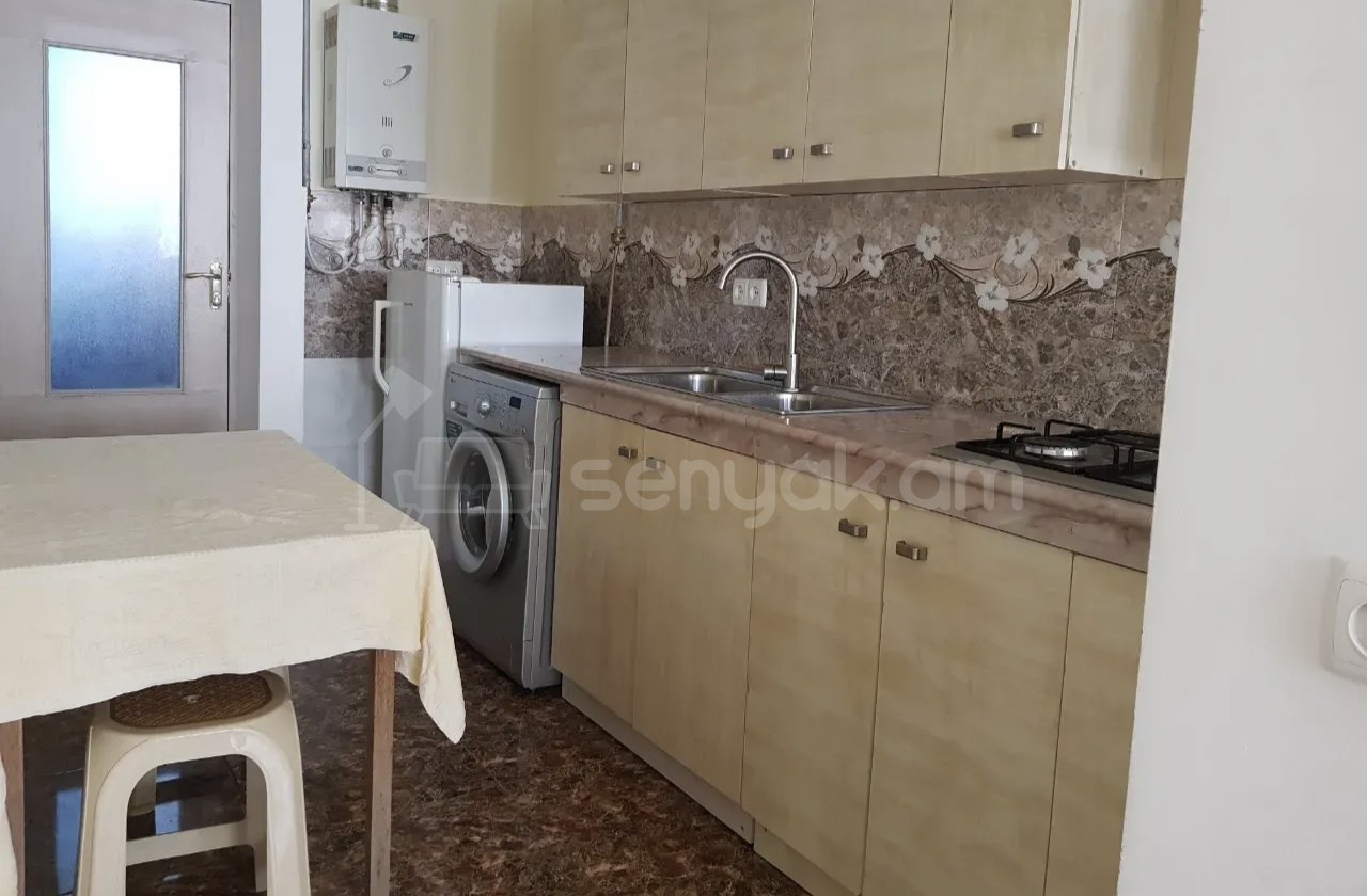 1 Սենյականոց Բնակարան Քարե Շենքում, 45քմ, 1/1 հարկ, Նորմալ Վիճակում, Կահավորված