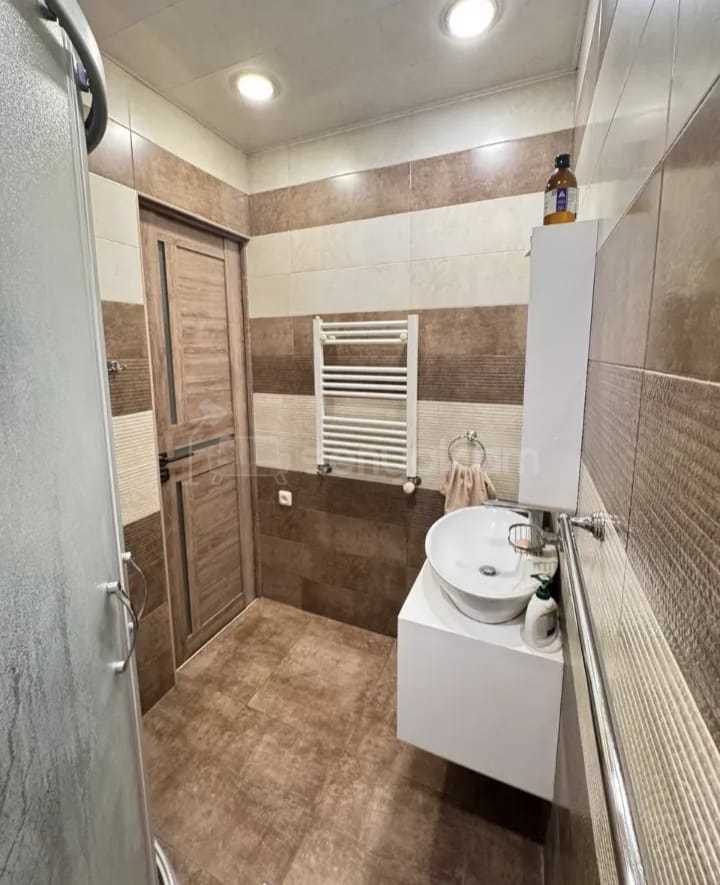 3 Սենյականոց Բնակարան, 70քմ, 10/12 հարկ, Նորմալ Վիճակում