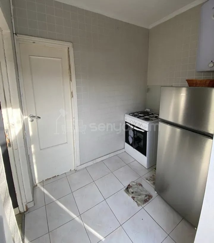 1 Սենյականոց Բնակարան Քարե Շենքում, 35քմ, 1/1 հարկ, Նորմալ Վիճակում, Կահավորված