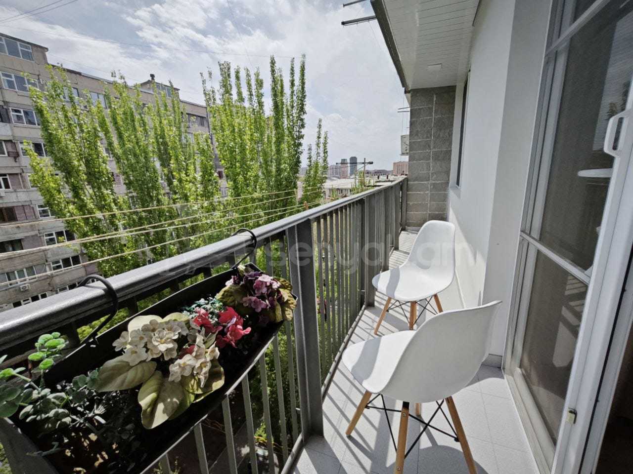 2 Սենյականոց Բնակարան, 42քմ, 8/10 հարկ, Դիզայներական Վերանորոգված, Կահավորված, Արևկող