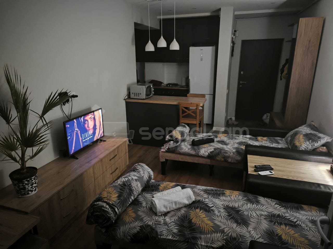 2 Սենյականոց Բնակարան, 42քմ, 8/10 հարկ, Դիզայներական Վերանորոգված, Կահավորված, Արևկող