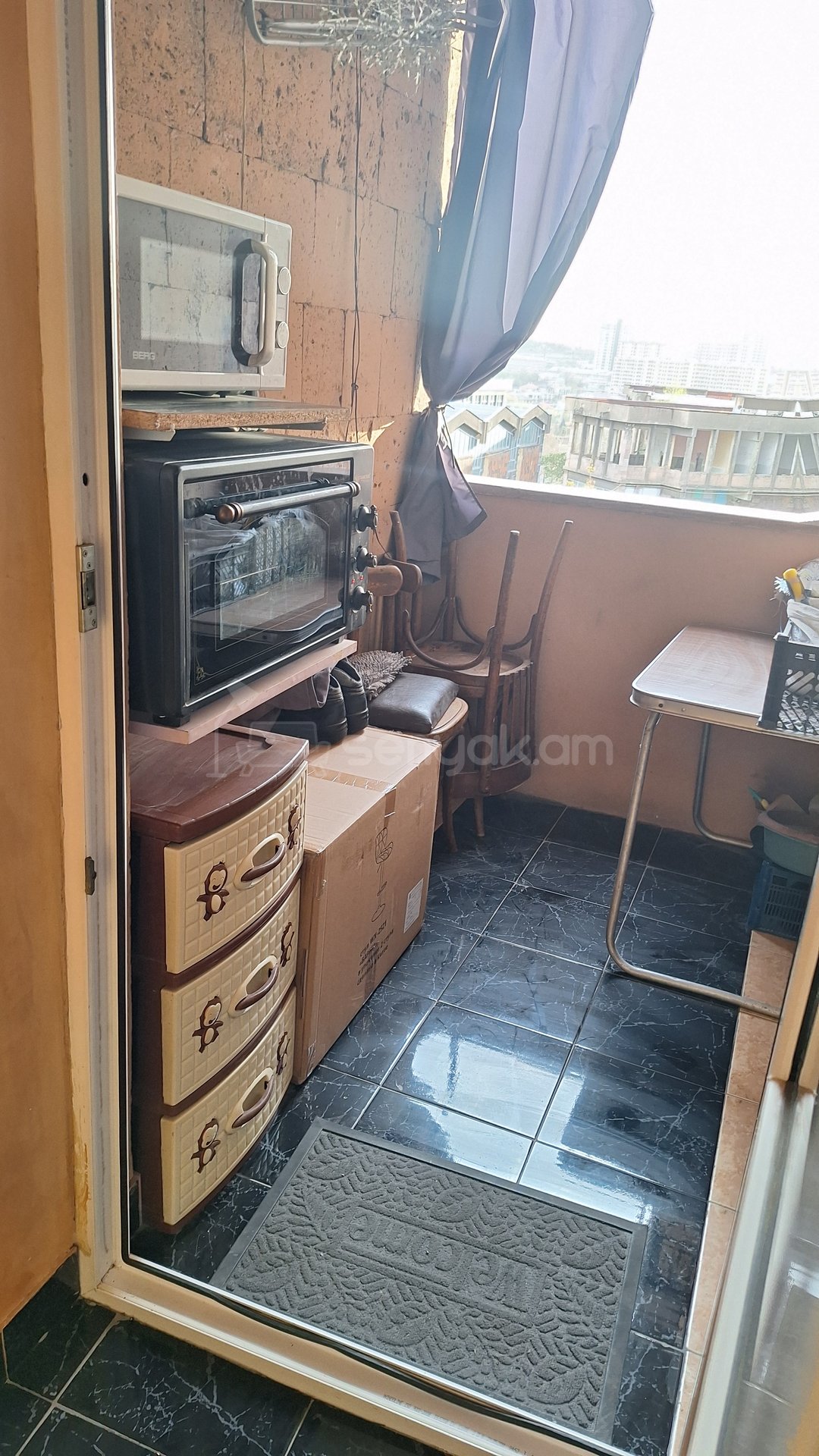 2 Սենյականոց Բնակարան Քարե Շենքում, 52քմ, 4/7 հարկ, Նորմալ Վիճակում, Կահավորված, Արևկող