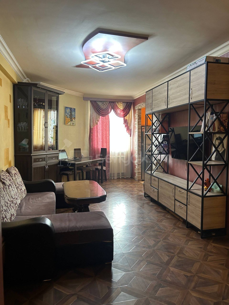 2 Սենյականոց Բնակարան Քարե Շենքում, 52քմ, 4/7 հարկ, Նորմալ Վիճակում, Կահավորված, Արևկող