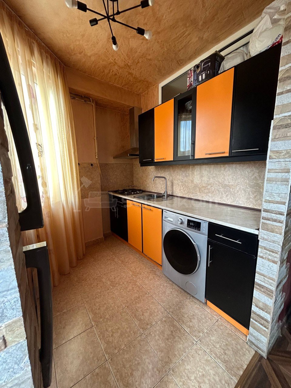 2 Սենյականոց Բնակարան Քարե Շենքում, 52քմ, 4/7 հարկ, Նորմալ Վիճակում, Կահավորված, Արևկող