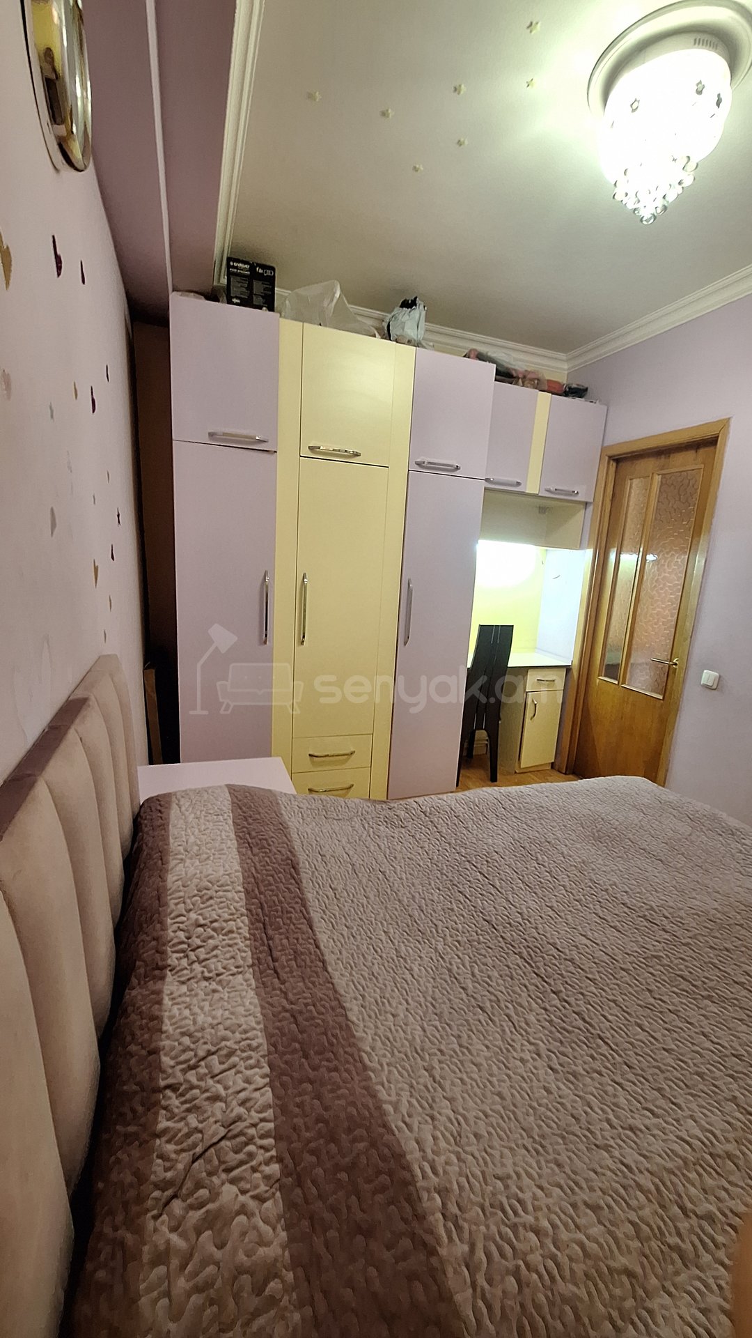 2 Սենյականոց Բնակարան Քարե Շենքում, 52քմ, 4/7 հարկ, Նորմալ Վիճակում, Կահավորված, Արևկող