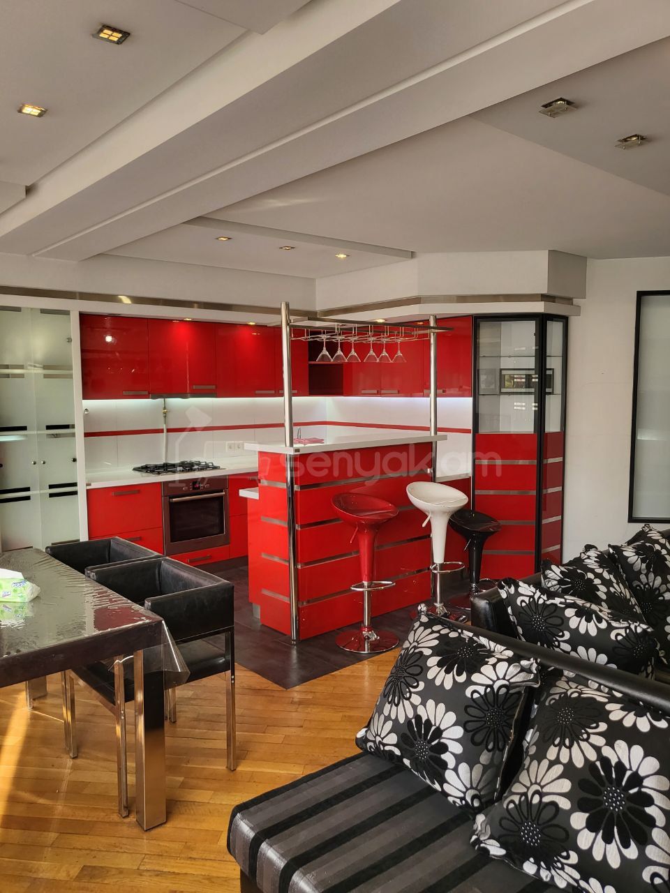 2 Սենյականոց Բնակարան, 68քմ, 5/10 հարկ, Դիզայներական Վերանորոգված, Կահավորված, Արևկող