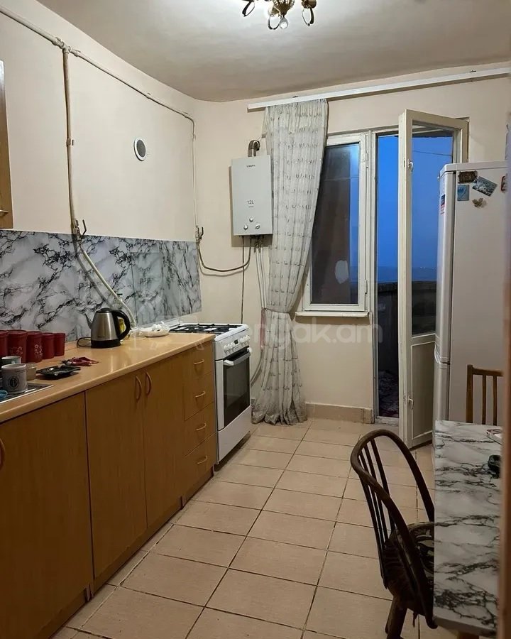 3 Սենյականոց Բնակարան, 82քմ, 13/16 հարկ, Պետական Վիճակում