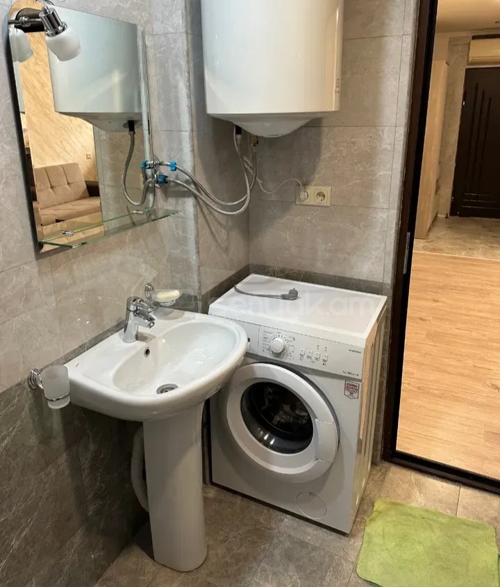 2 Սենյականոց Բնակարան Քարե Շենքում, 40քմ, 1/1 հարկ, Կապիտալ Վերանորոգված, Կահավորված