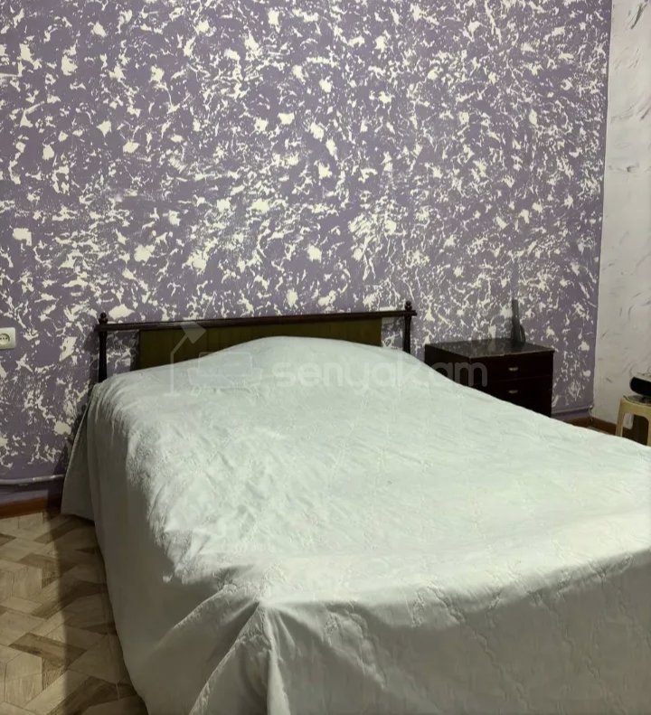 2 Սենյականոց Բնակարան Քարե Շենքում, 50քմ, 1/1 հարկ, Նորմալ Վիճակում, Կահավորված