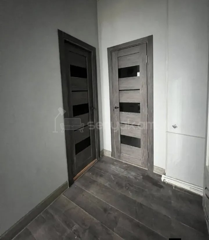 2 Սենյականոց Բնակարան Քարե Շենքում, 52քմ, 1/1 հարկ, Կապիտալ Վերանորոգված, Կահավորված