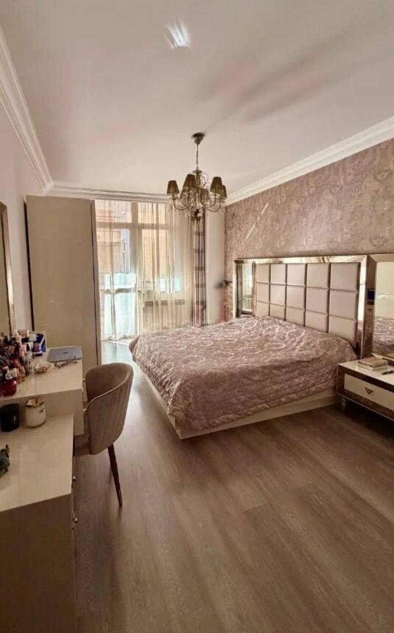 4 Սենյականոց Բնակարան, 130քմ, 3/10 հարկ, Կապիտալ Վերանորոգված