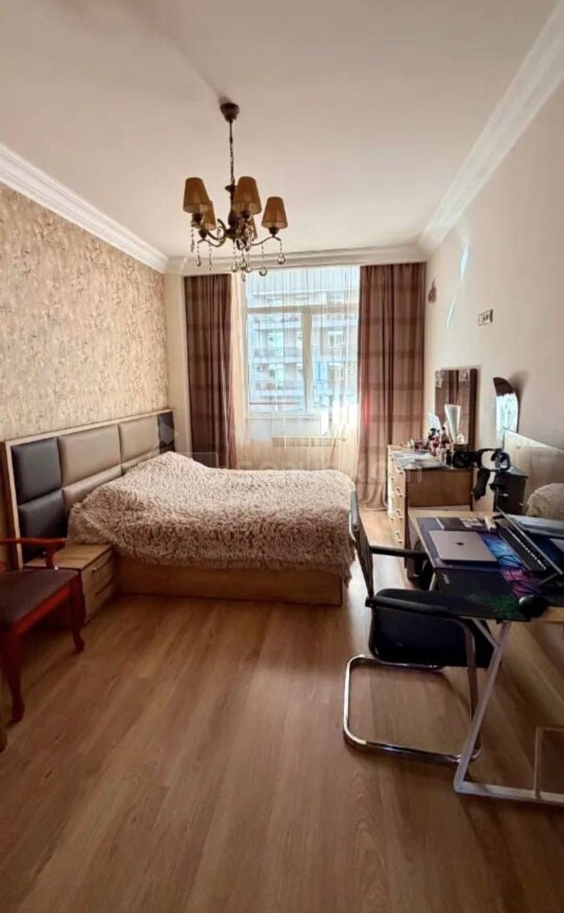 4 Սենյականոց Բնակարան, 130քմ, 3/10 հարկ, Կապիտալ Վերանորոգված