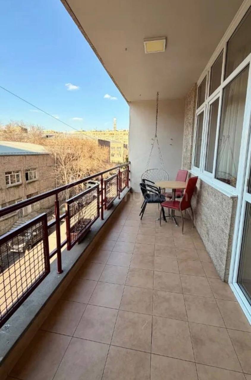 4 Սենյականոց Բնակարան, 130քմ, 3/10 հարկ, Կապիտալ Վերանորոգված