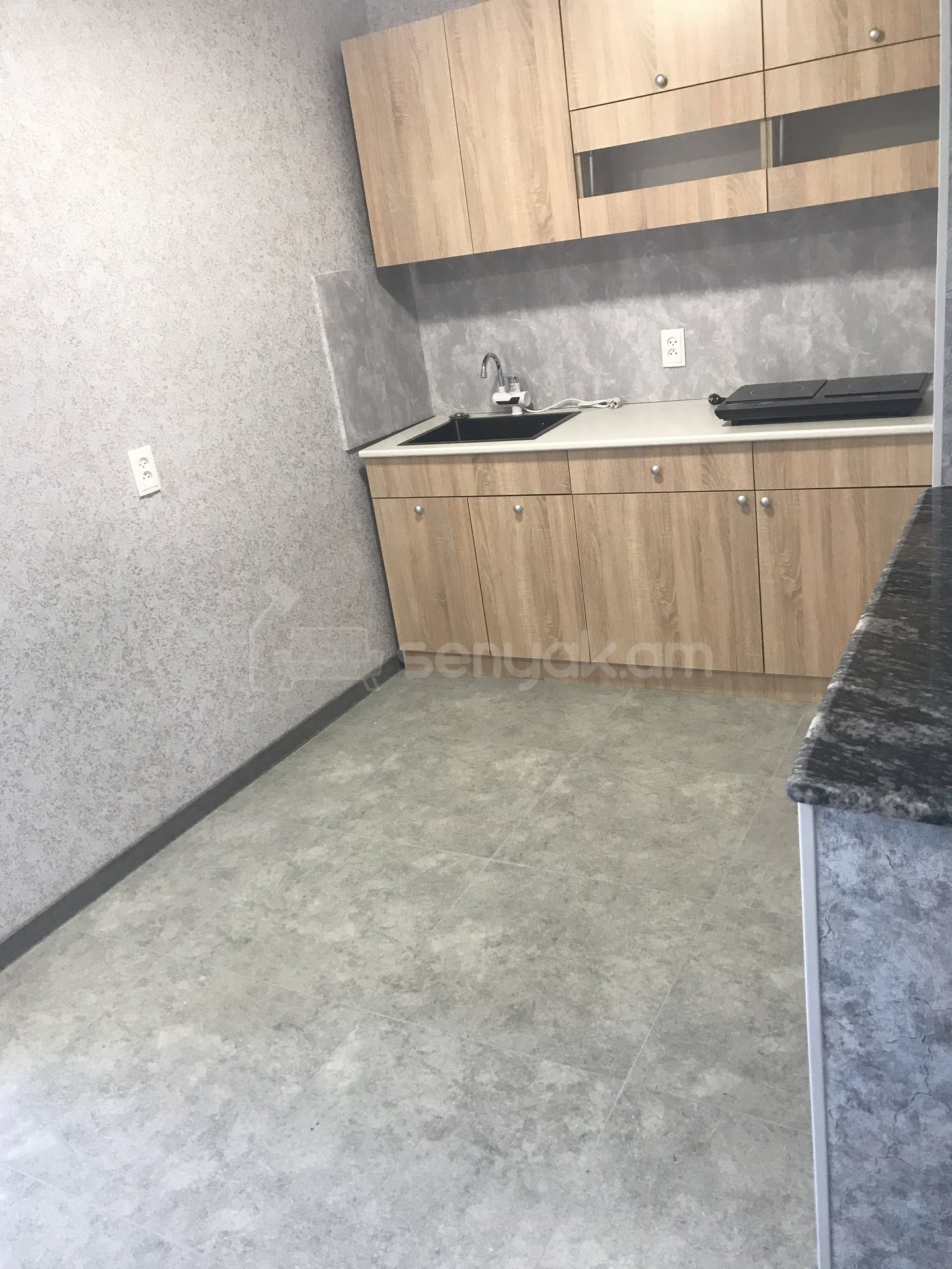 3 Սենյականոց Սեփական Տուն, 57քմ, Կապիտալ Վերանորոգված, Մասամբ Կահավորված