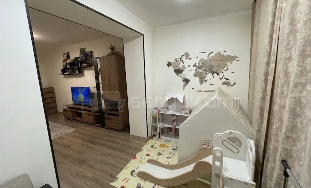 4 Սենյականոց Բնակարան Քարե Շենքում, 120քմ, 1/5 հարկ, Կապիտալ Վերանորոգված