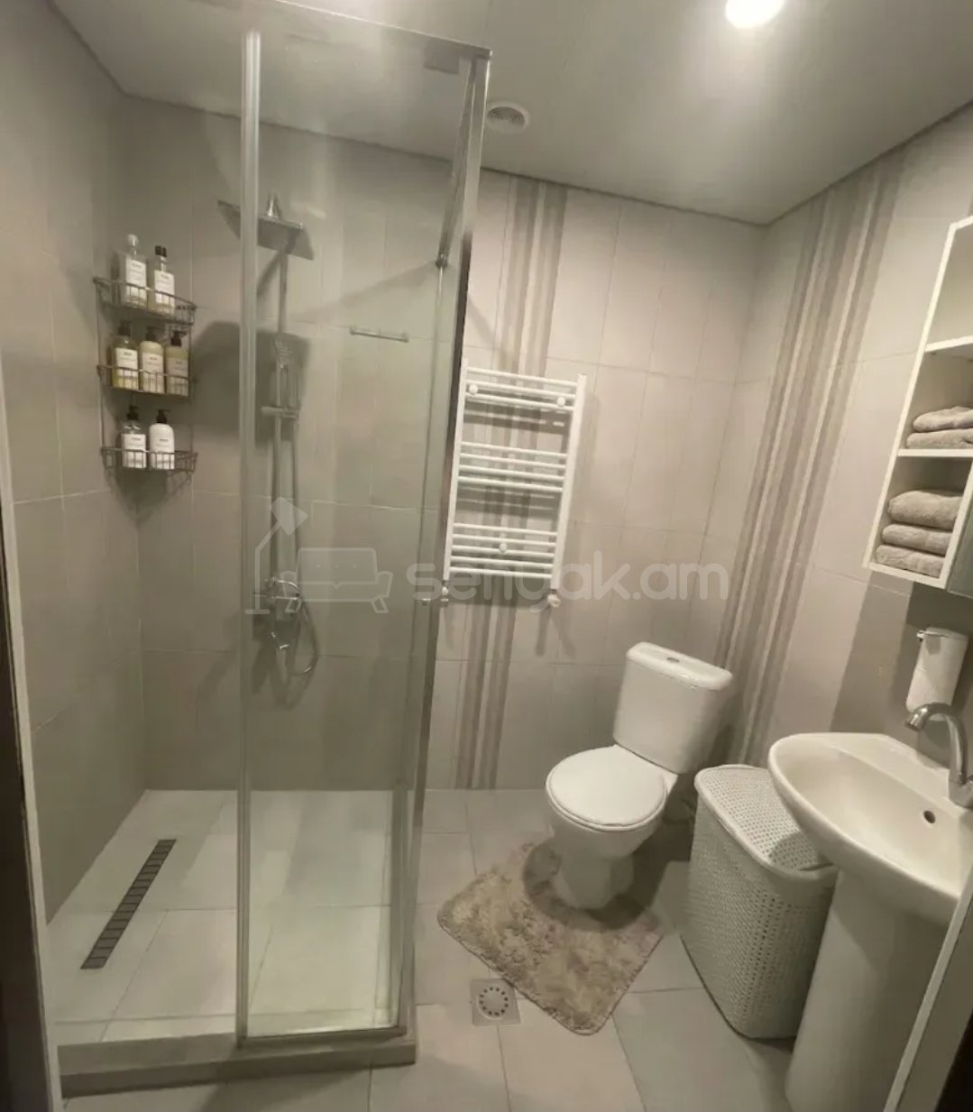 4 Սենյականոց Բնակարան Քարե Շենքում, 120քմ, 1/5 հարկ, Կապիտալ Վերանորոգված