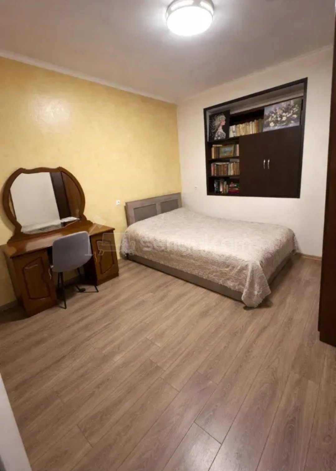 4 Սենյականոց Բնակարան Քարե Շենքում, 120քմ, 1/5 հարկ, Կապիտալ Վերանորոգված