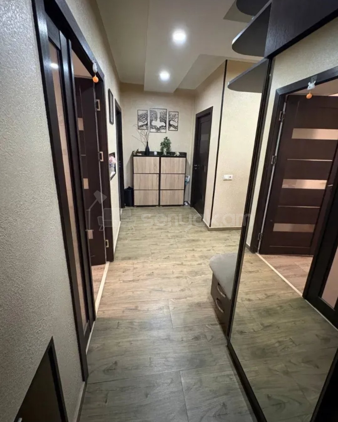 4 Սենյականոց Բնակարան Քարե Շենքում, 120քմ, 1/5 հարկ, Կապիտալ Վերանորոգված