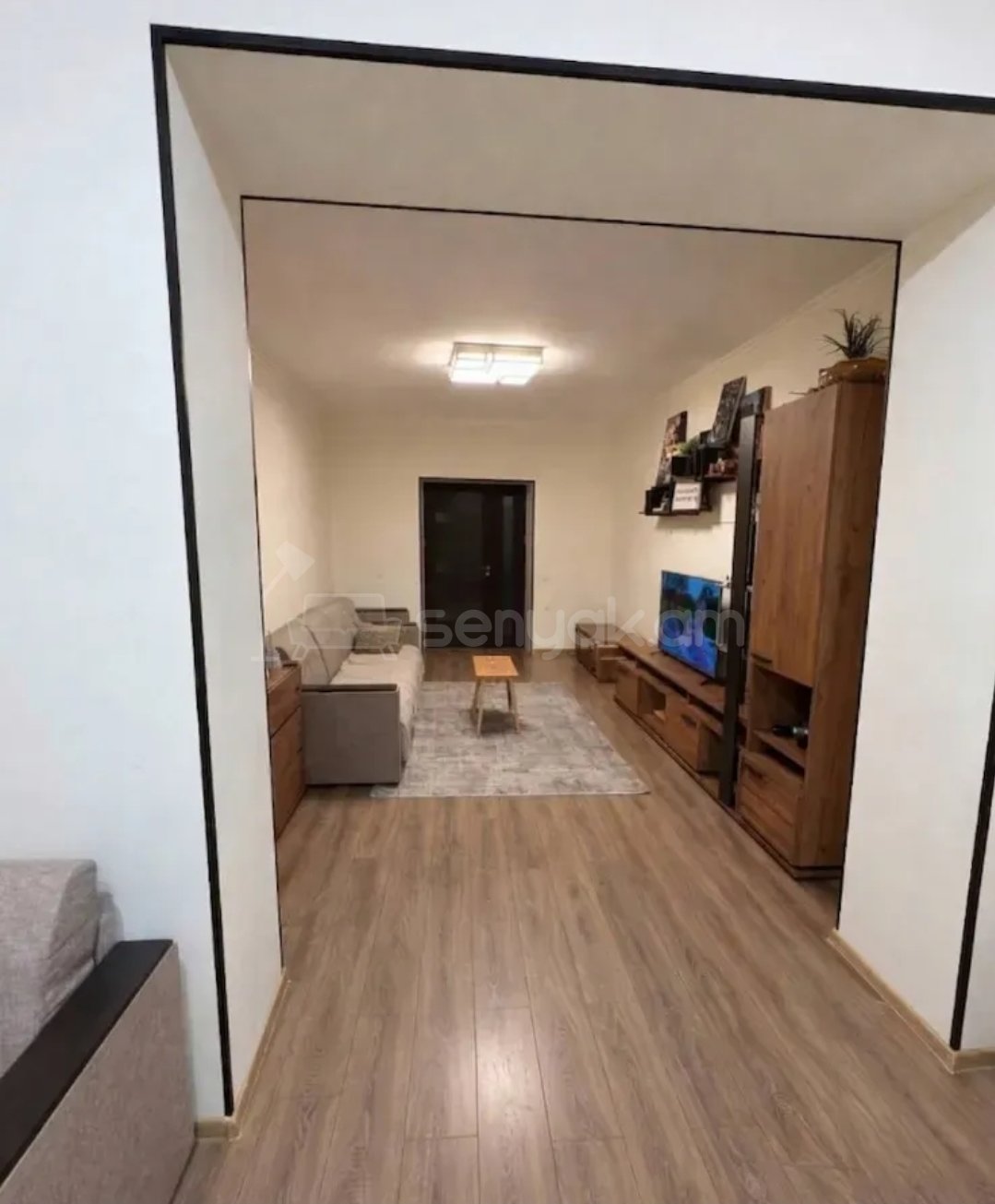 4 Սենյականոց Բնակարան Քարե Շենքում, 120քմ, 1/5 հարկ, Կապիտալ Վերանորոգված