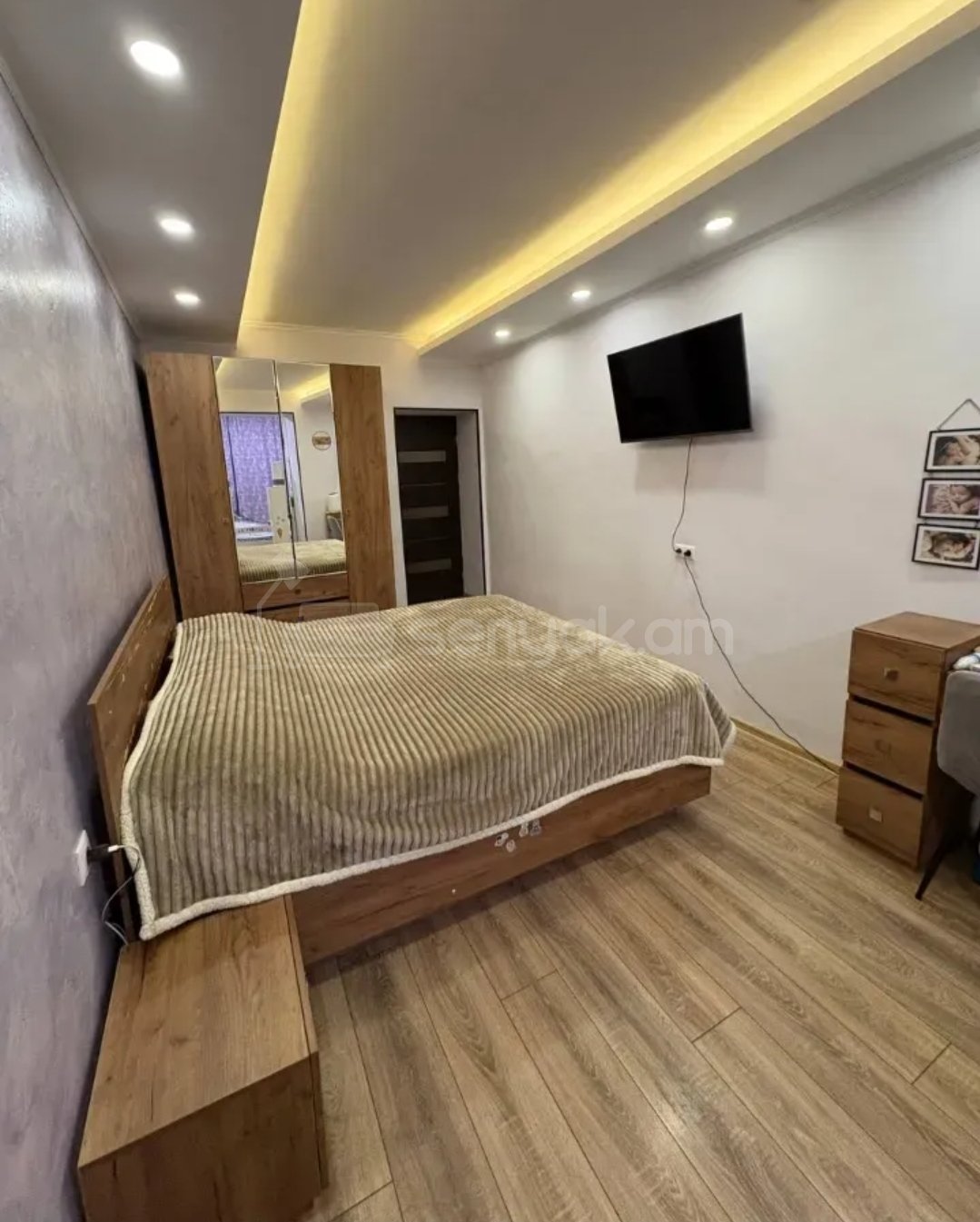 4 Սենյականոց Բնակարան Քարե Շենքում, 120քմ, 1/5 հարկ, Կապիտալ Վերանորոգված