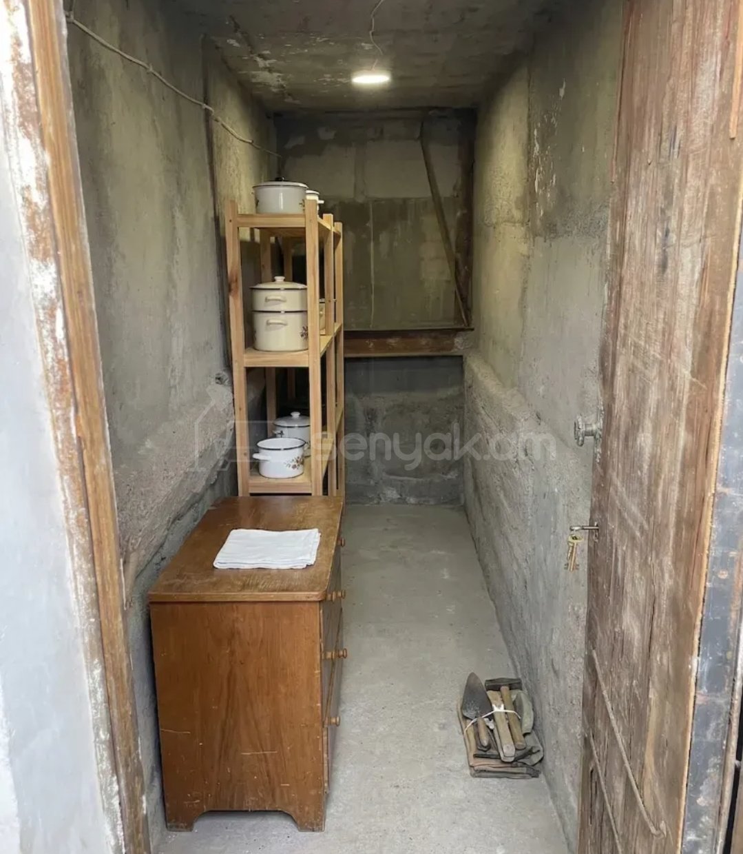 4 Սենյականոց Բնակարան Քարե Շենքում, 120քմ, 1/5 հարկ, Կապիտալ Վերանորոգված