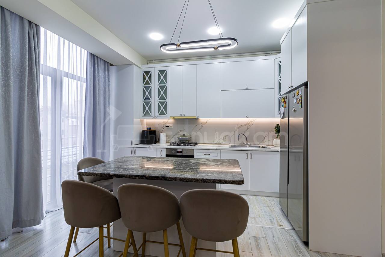 4 Սենյականոց Բնակարան Նորակառույցում, 112քմ, 1/4 հարկ, Կապիտալ Վերանորոգված