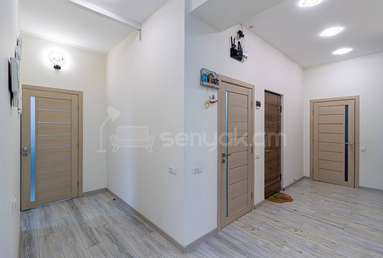 4 Սենյականոց Բնակարան Նորակառույցում, 112քմ, 1/4 հարկ, Կապիտալ Վերանորոգված