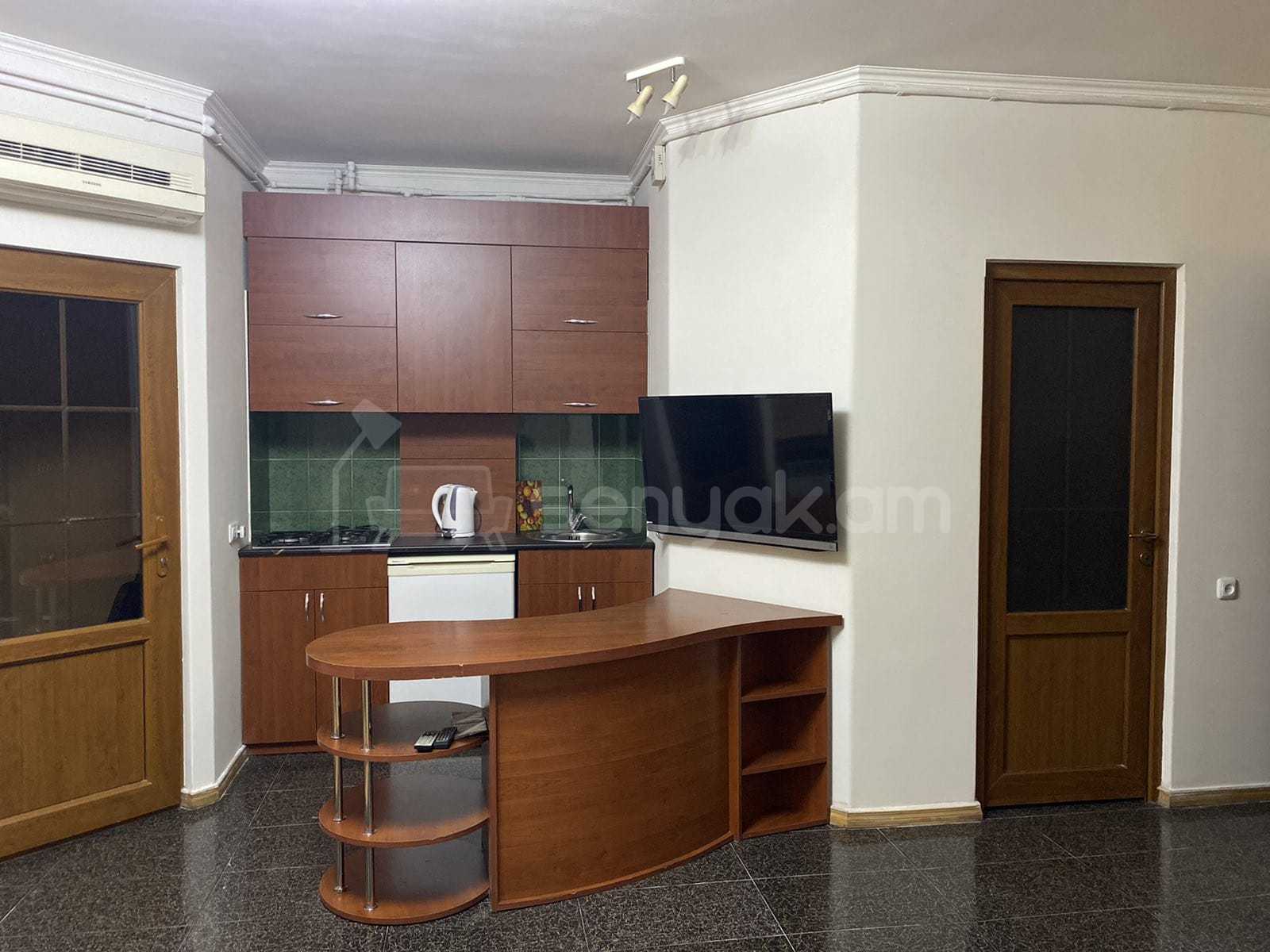 2 Սենյականոց Բնակարան Քարե Շենքում, 45քմ, 2/5 հարկ, Կոսմետիկ Վերանորոգված, Կահավորված