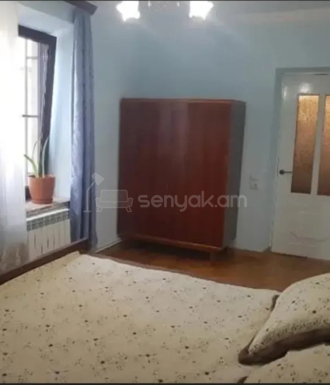 2 Սենյականոց Բնակարան Քարե Շենքում, 60քմ, 1/4 հարկ, Նորմալ Վիճակում, Կահավորված, Արևկող