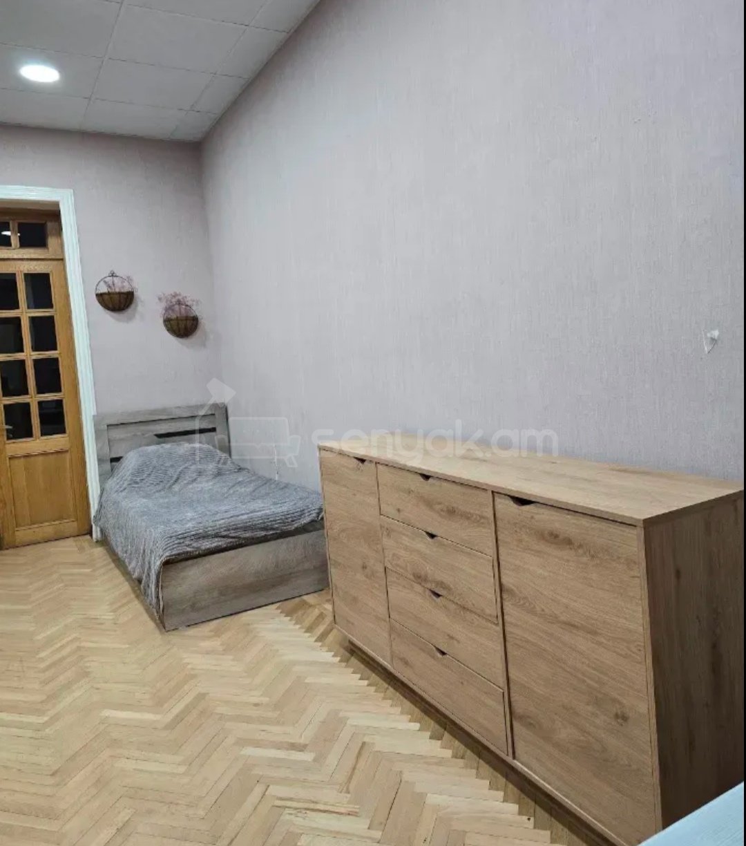 3 Սենյականոց Բնակարան Քարե Շենքում, 100քմ, 1/5 հարկ, Կապիտալ Վերանորոգված