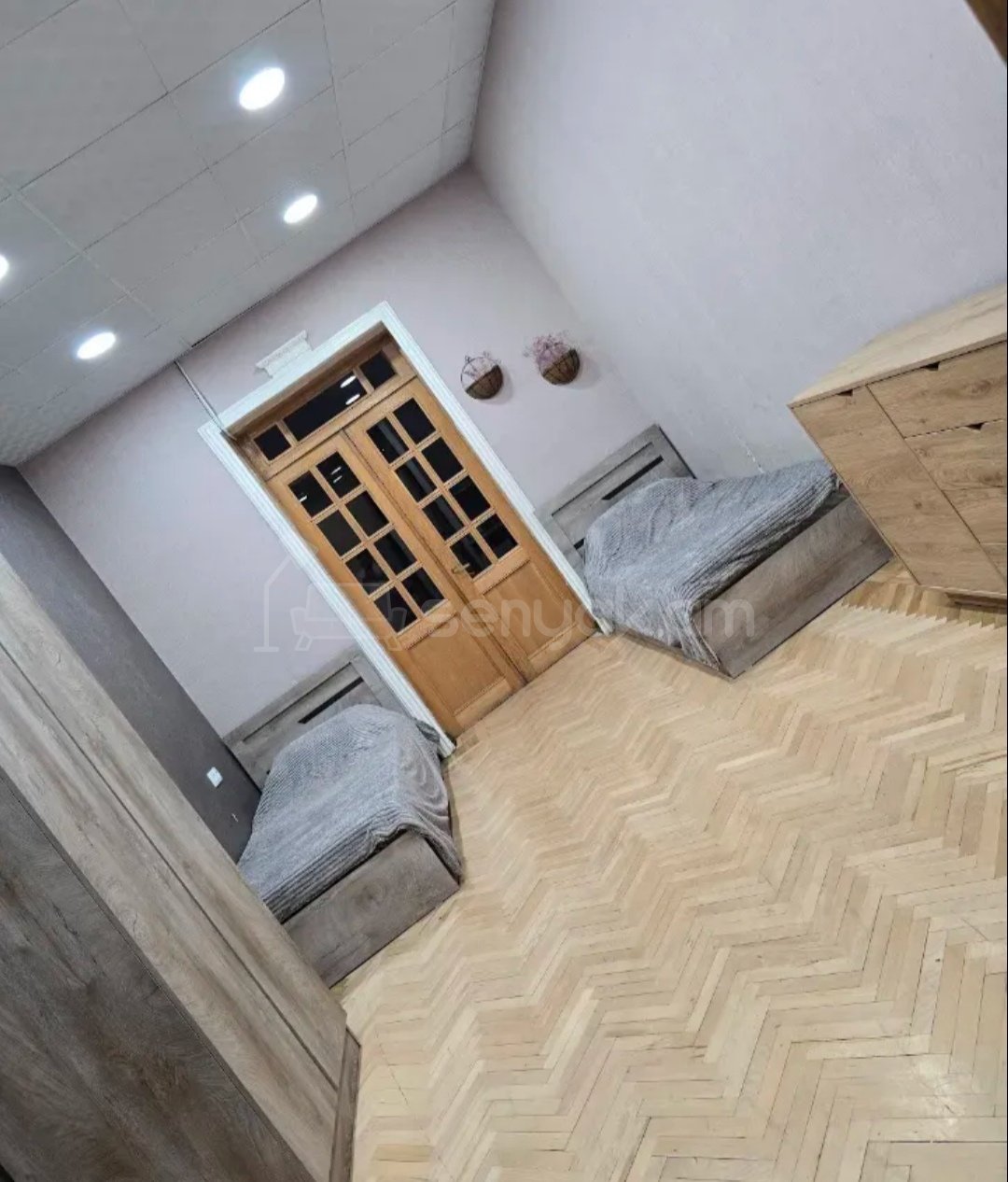 3 Սենյականոց Բնակարան Քարե Շենքում, 100քմ, 1/5 հարկ, Կապիտալ Վերանորոգված