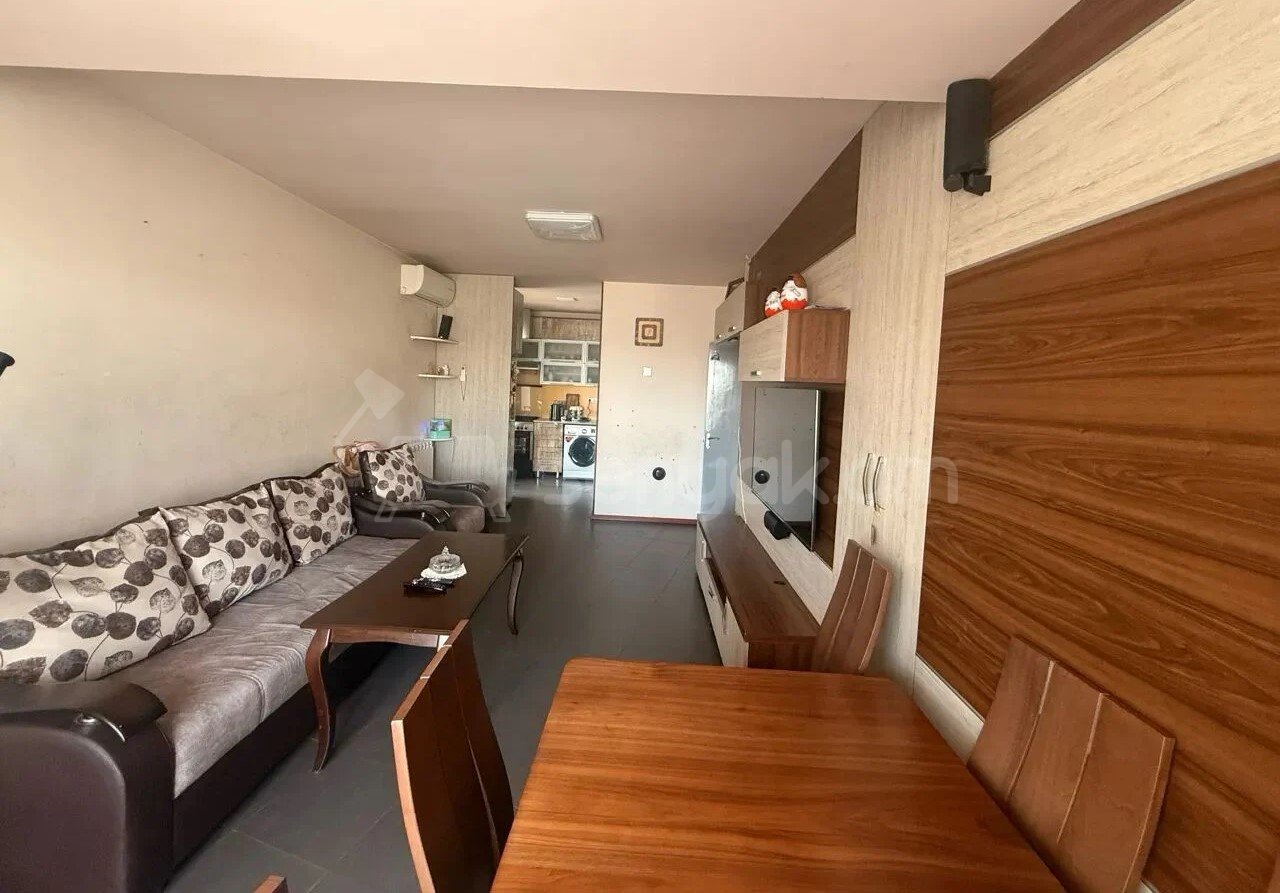 3 Սենյականոց Բնակարան Քարե Շենքում, 68քմ, 5/5 հարկ, Նորմալ Վիճակում