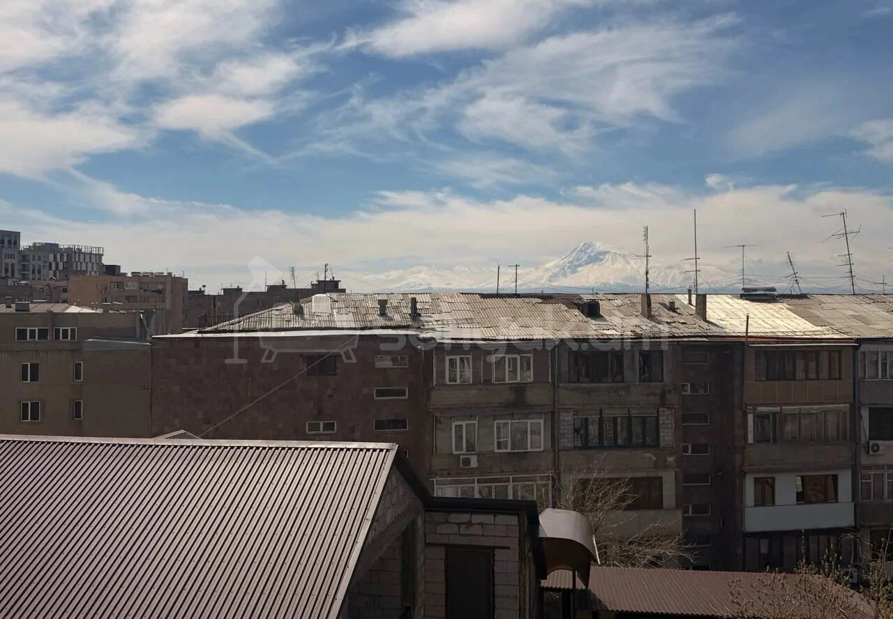 3 Սենյականոց Բնակարան Քարե Շենքում, 68քմ, 5/5 հարկ, Նորմալ Վիճակում