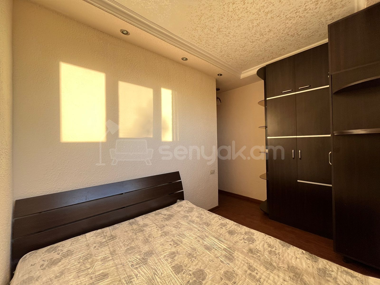 2 Սենյականոց Բնակարան Քարե Շենքում, 48քմ, 4/5 հարկ, Կապիտալ Վերանորոգված