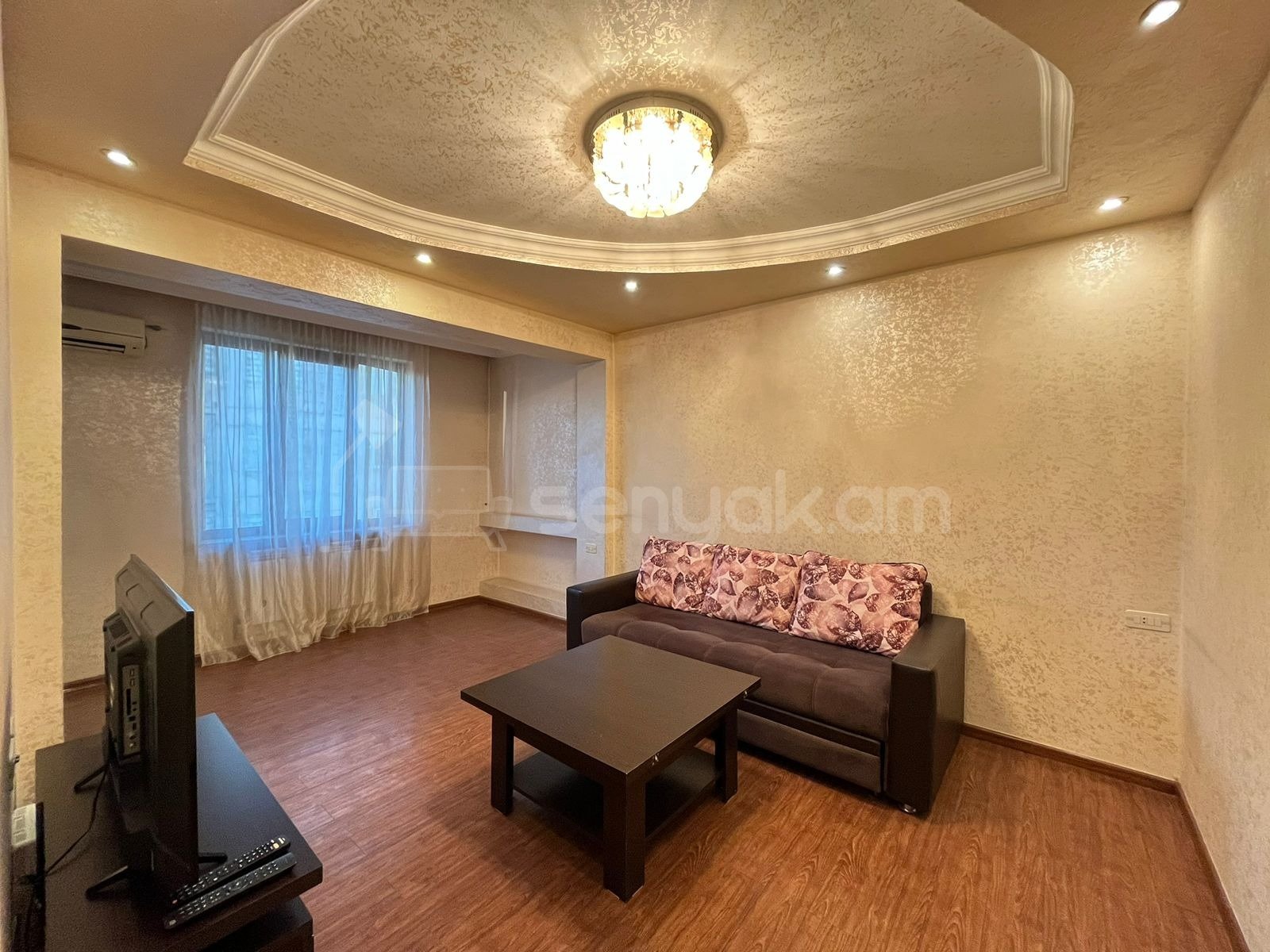 2 Սենյականոց Բնակարան Քարե Շենքում, 48քմ, 4/5 հարկ, Կապիտալ Վերանորոգված