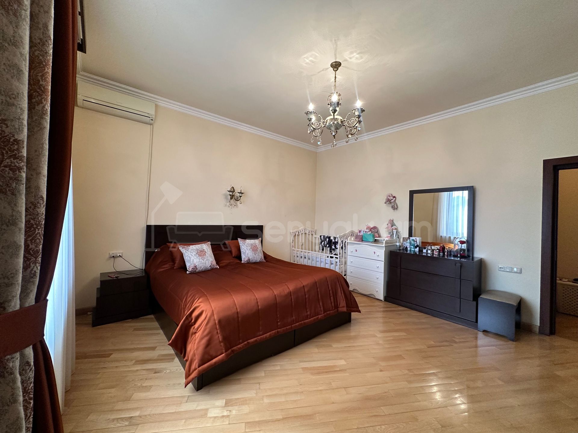 8 Սենյականոց Շքեղ Առանձնատուն, 660քմ, Ավտոտնակով