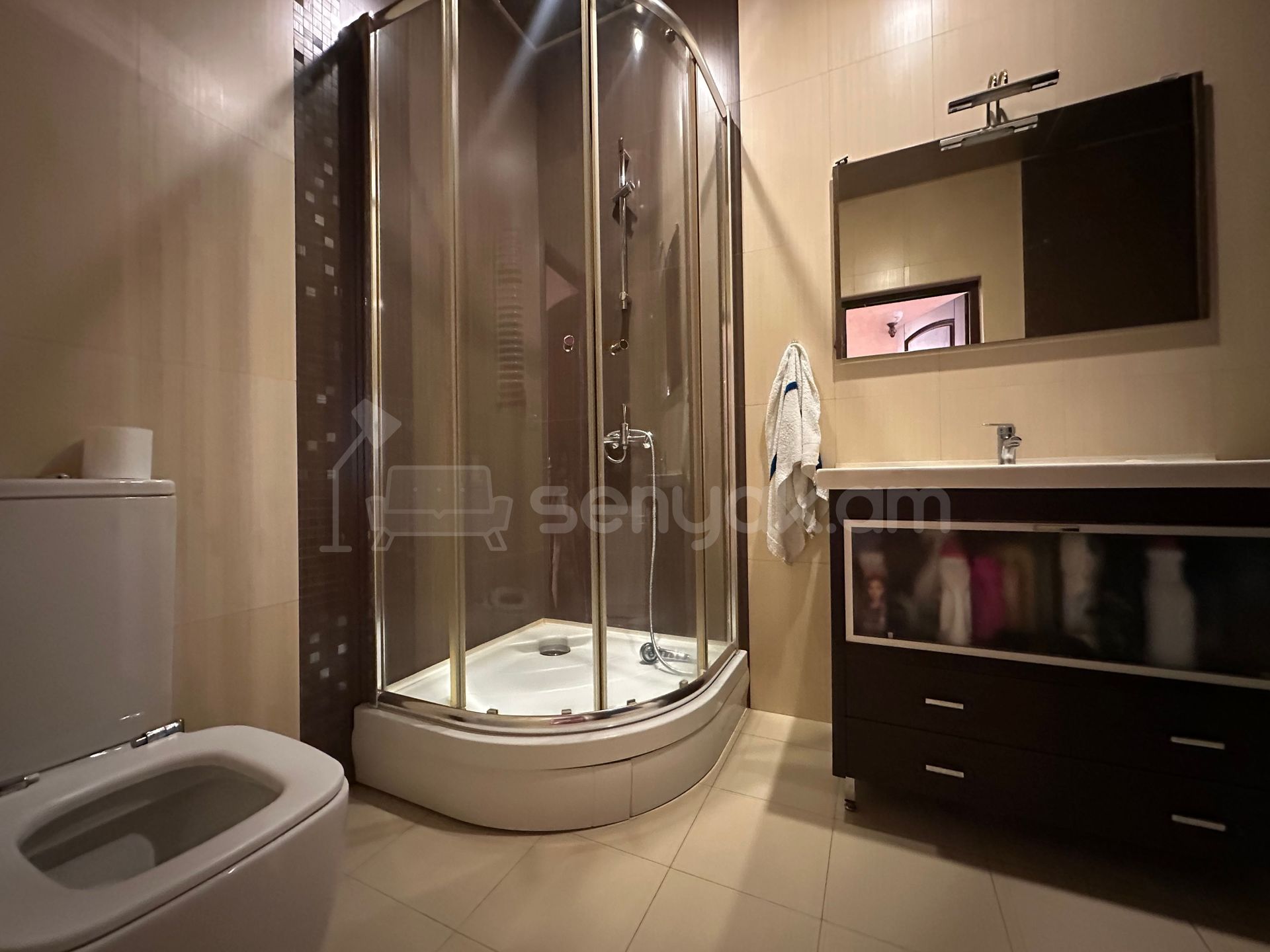 8 Սենյականոց Շքեղ Առանձնատուն, 660քմ, Ավտոտնակով