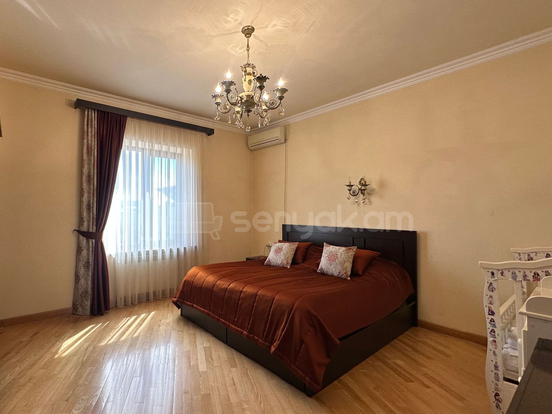 8 Սենյականոց Շքեղ Առանձնատուն, 660քմ, Ավտոտնակով