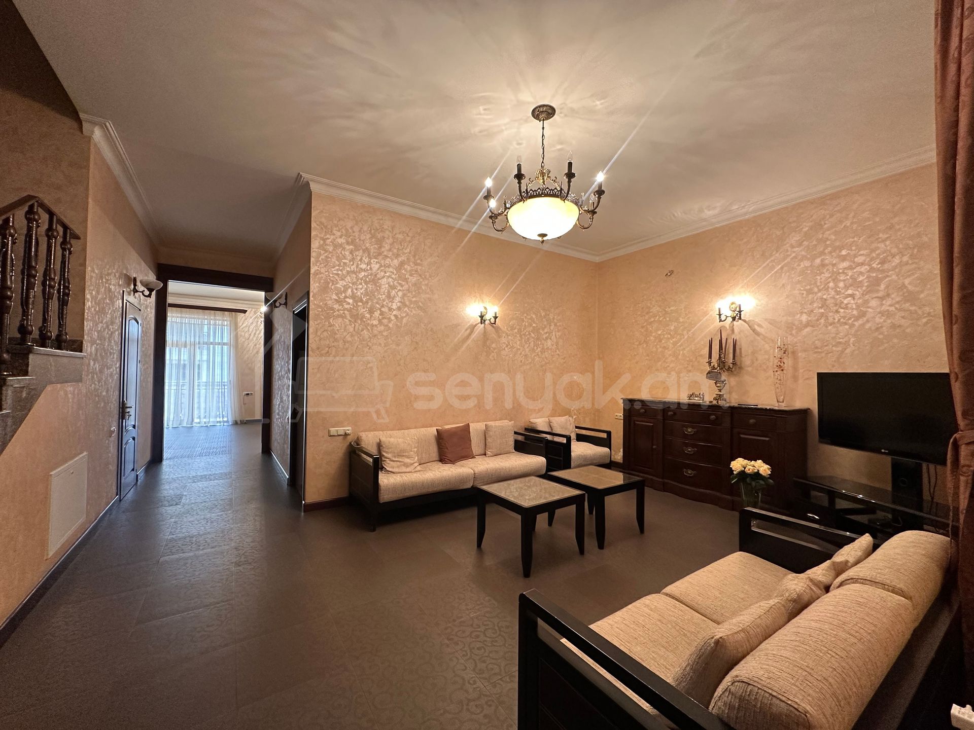 8 Սենյականոց Շքեղ Առանձնատուն, 660քմ, Ավտոտնակով