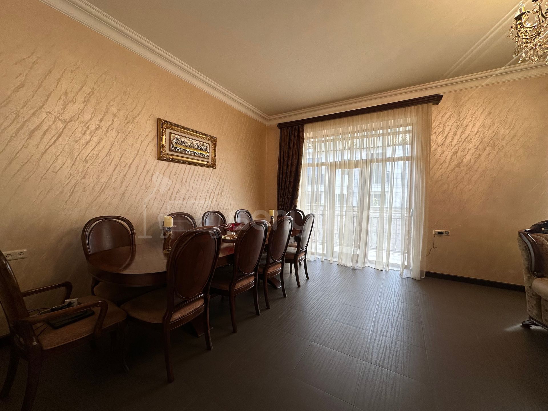 8 Սենյականոց Շքեղ Առանձնատուն, 660քմ, Ավտոտնակով