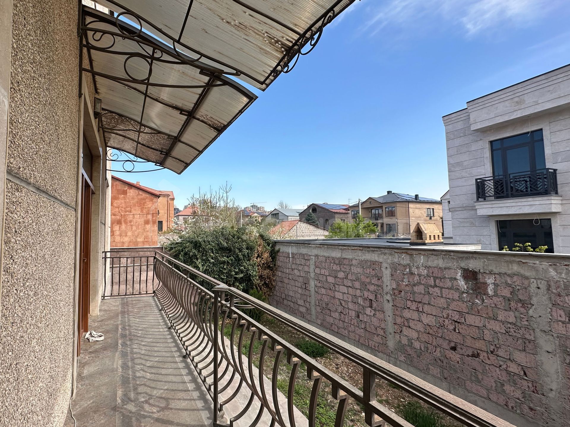 8 Սենյականոց Շքեղ Առանձնատուն, 660քմ, Ավտոտնակով